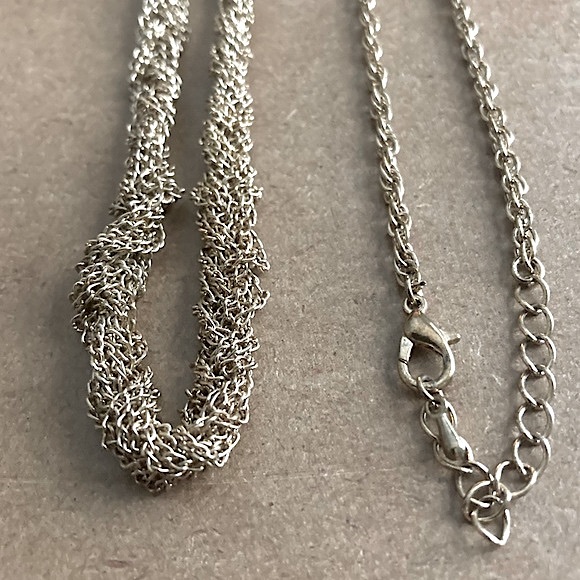 VINTAGE Gold Mesh Chain Necklace - Picture 6 of 7